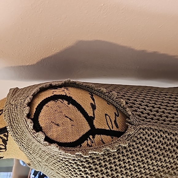 Green Sleeveless Sweater - Picture 4 of 8